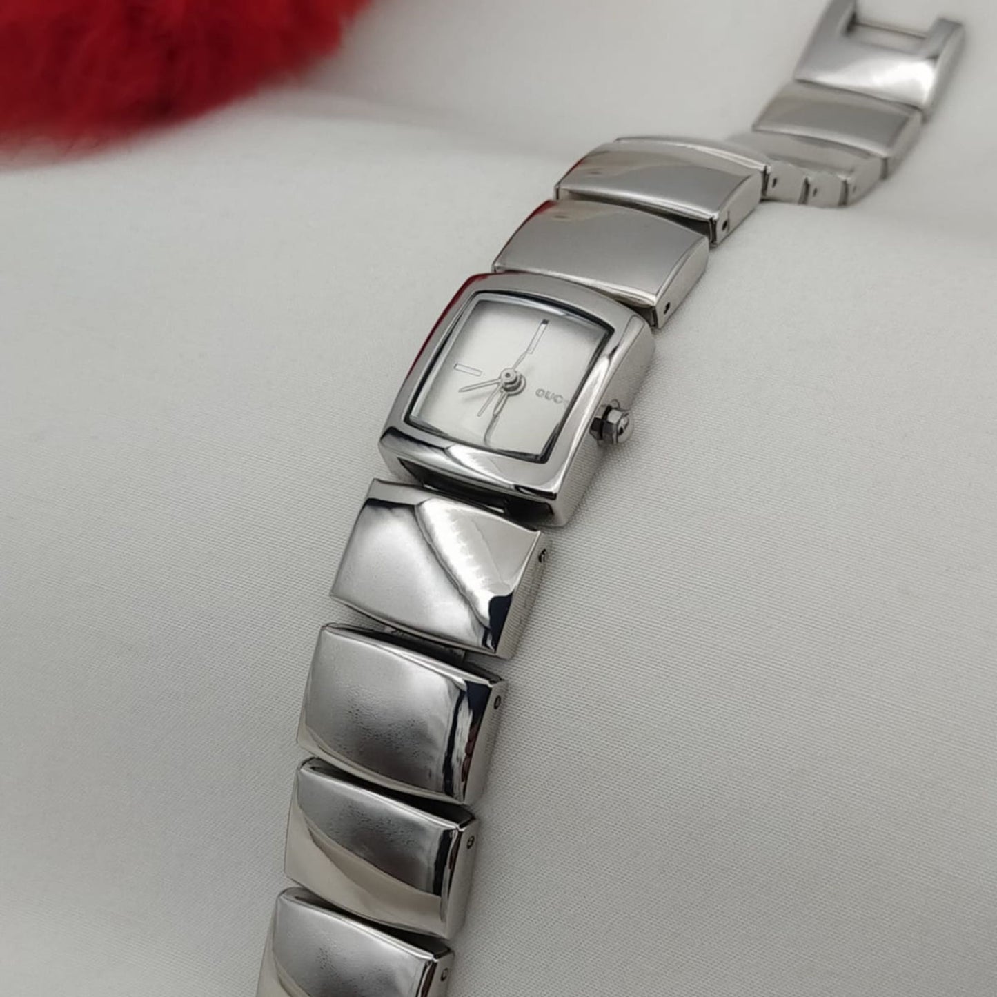 Gucci Ladies Watch – AAA First Copy, Stainless Steel, Water-Resistant